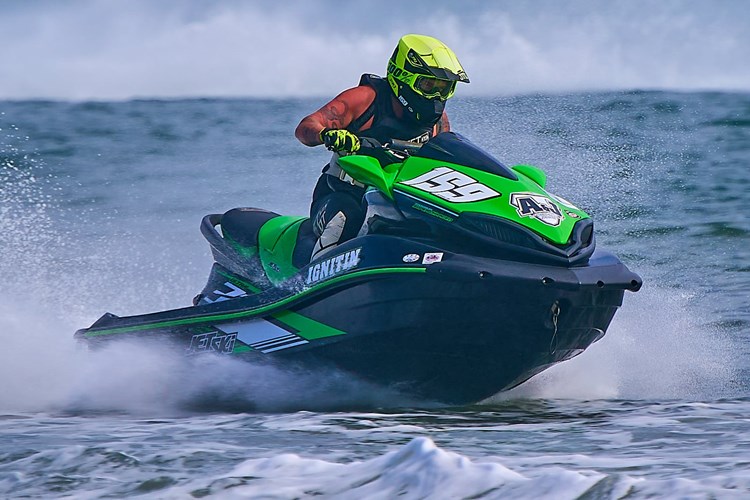 Kawasaki Ultra 310R: AJ Dupavillon